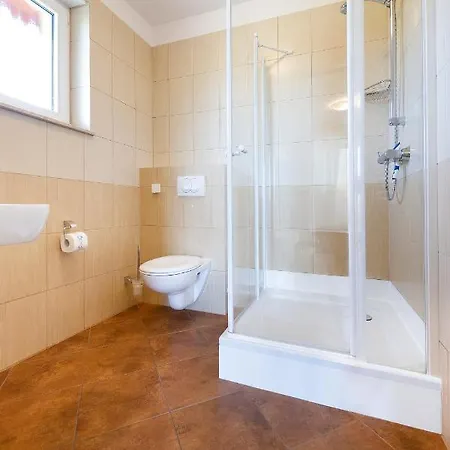 Pod Mewami סיאנוז'טי