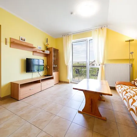 Pod Mewami דירה *